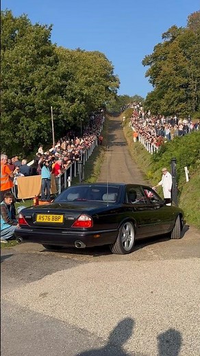 Jaguar XJR V8 Supercharged takes on the test hill at Brooklands Museum!