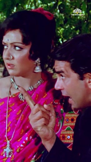 तुम्हें तो मैं दो दिन में बंदूक चलाना सिखा दूँगा! #sholay #dharmendra #shorts