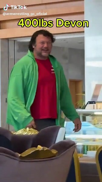 Devon Larratt Prepares for East vs West 16 Arm Wrestling