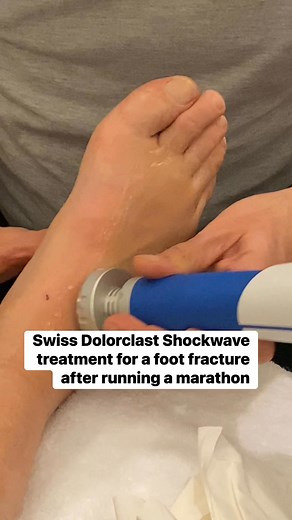 This is my colleague Alexander Ablass who is a Physiotherapist in Augsburg, Germany demonstrating the Dolorclast Shockwave at a conference I attended. I love how efficient these shockwave treatments are taking only a few minutes to administer! Afterwards he had significantly less pain in his foot with weight bearing… Come see me if you are still struggling with chronic foot 🦶 pain and we can talk about how shockwave can help. #physicaltherapy #kechiks #swissdolorclast #FootPainRelief | Love Phy