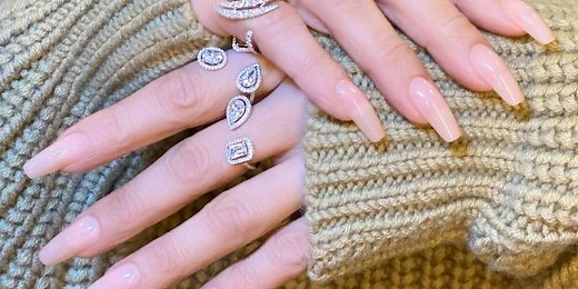 25 "Rich Girl" Nail Ideas for a Subtly Chic Winter Manicure
