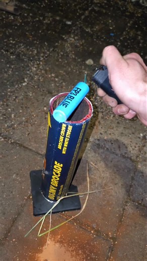 pyrobatzi | FP3 Blue vs Bombenrohr Dein Kanal für Top Feuerwerks-Tests, Vergleiche, Spezial und Profi Feuerwerk, in 4K bei 60 FPS für maximale... | Instagram