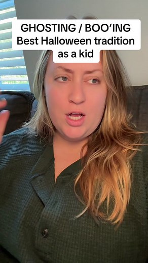 Ghosting / Booing: My favorite Halloween Tradition as a kid that i feel like no one talks about!! 👻🎃🍁 #greenscreen #halloween #ghosting #booing #booed #ghost #halloweentradition #halloweenactivities #halloweenidea #halloweengame