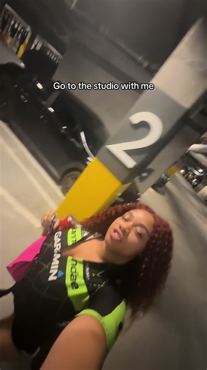 When it comes to choreography I give myself a 48 hour rule. When a song speaks to me or I feel inspired I have 48 hours to act and start creating the piece I have in mind. Really loved this one! #drake #choreography