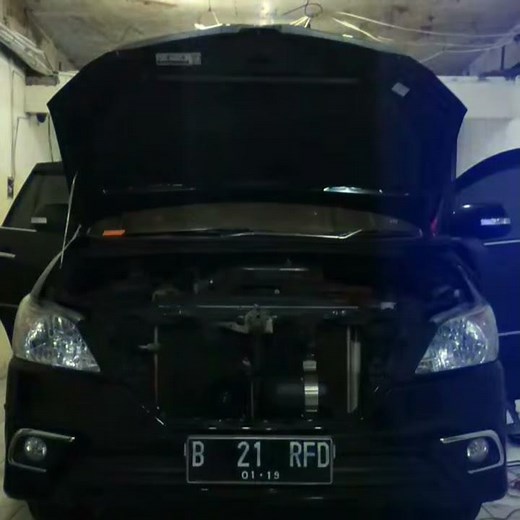 Whelen HHS2200, whelen Howler on totota innova, by blink&echo