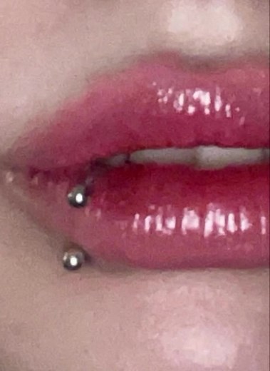 Discover the Art of Lip Piercing