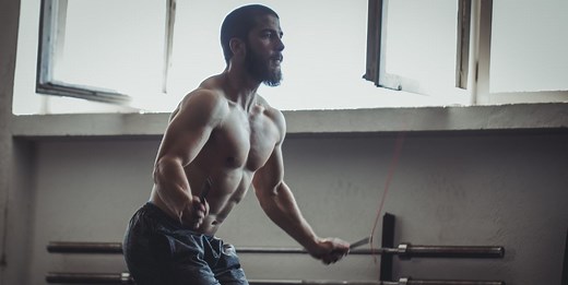 Entrenamiento HIIT con comba para quemar grasa sin salir de casa