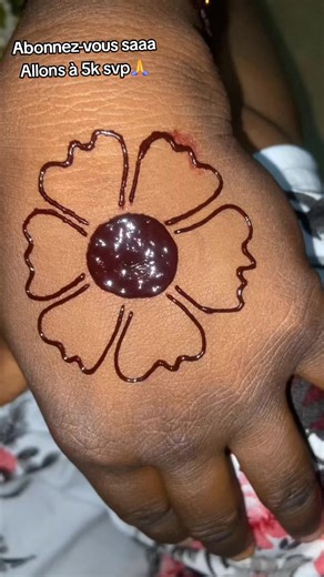 #jeveuxpasserdanstespourtoi #henna #debloquemesvue🥲🙏🏽 #pourtoii #tutorials