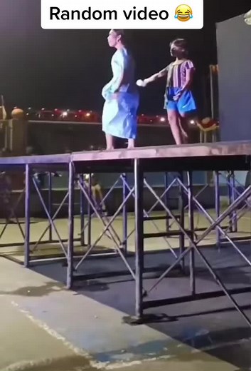 Hilarious Let It Go Dance | Tagalog Version