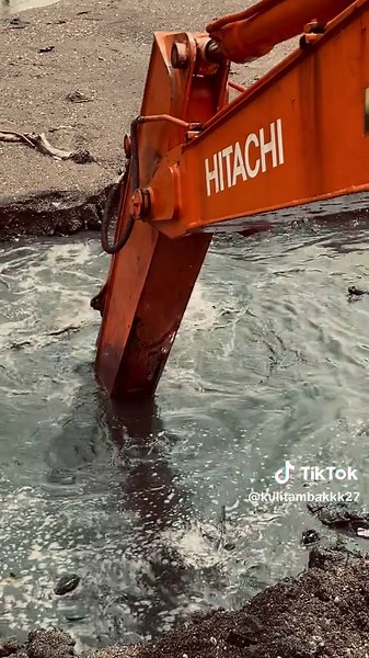 Keseruan Menjadi Operator Excavator