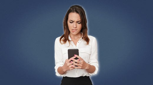 How to Tell If a Girl Likes You Over Text: 13 Signs (  Quiz)