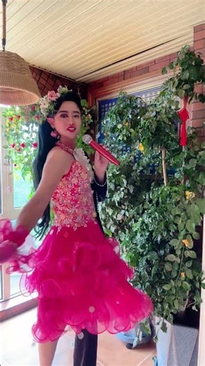 Which side of me do you like? #dance #wedding #makeup