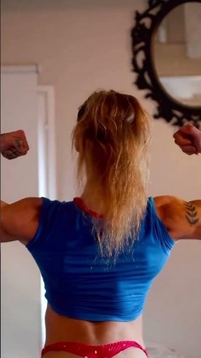 Real Life Supergirl! Insane Female Muscle Flexing