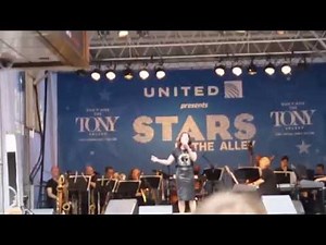 Laura Michelle Kelly "All That Matters" Stars in the Alley 2015