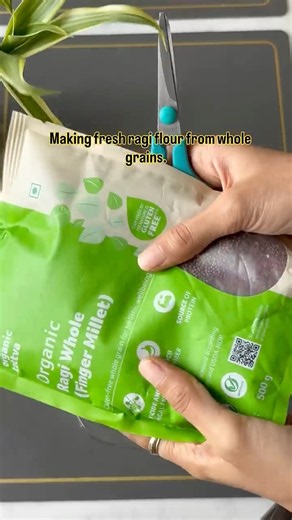 Homemade Ragi flour /Finger millet flour | Easy Step-by-Step Recipe 🌾