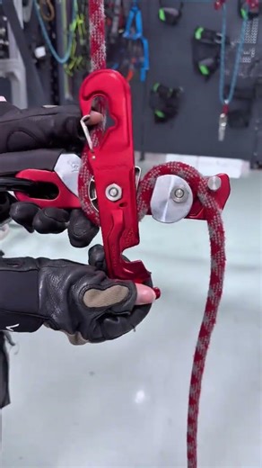 Mastering Outdoor Gear: Essential Hand-Controlled Descenders