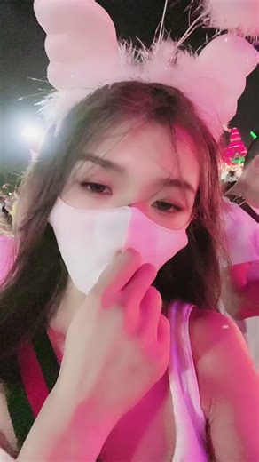 Big-breasted girl 054