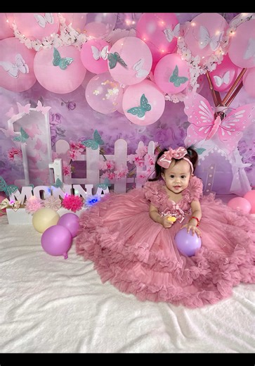 Creative DIY Backdrops for 1st Birthday Photoshoot