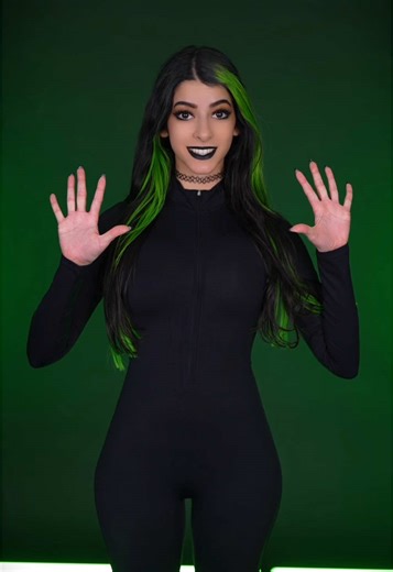 put me in chanel ✨🖤 #altgirl #alt #outfit #trending #dance | Alt Outfits