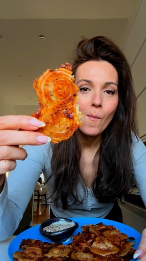 2 Ingredient Onion Ring Chips 🧅 full recipe is on my site: HungryHappens.Net #lowcarb | Stella Drivas