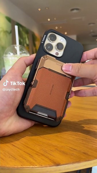 Rick-Solid MagSafe Wallet: RFID Protection & Stand