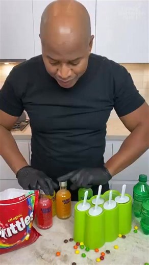 Skittles Vodka Popsicles #popsicle #cocktail | Tipsy Bartender