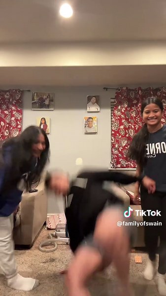 Boom 💥 boom 💥 ouch #boomboom #boom #prank #funny #dadsoftiktok | prank