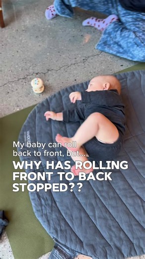 Did your baby suddenly stop rolling from tummy to back? Many parents worry when this happens. But it’s actually very common once babies learn to roll from back to tummy. Rolling from tummy to back often happens earlier and requires much less strength and coordination. Back-to-tummy rolling is the more important milestone. It builds strength, rotation and midline control. So when babies master that movement, their brain often shifts focus to the next big goal: movement across the floor. That’s wh