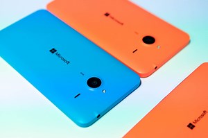 Matte vs. Glossy: The Lumia 640 and 640 XL colors