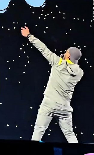 JUL 😻 introduit “avant la douane “ Où stade de France 🇫🇷 #marseille #jul #song #france #lyrics