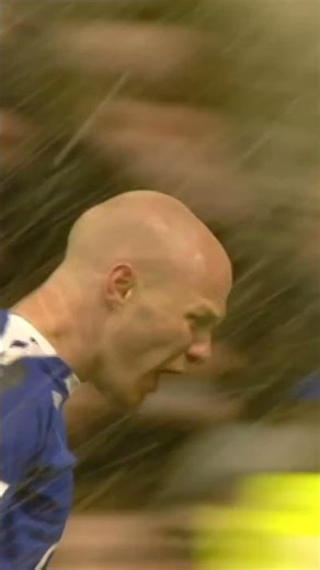 Andy Johnson sends Goodison Park into pandemonium with this late winner back in 2007. 🙌