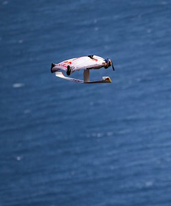 Dynamic soaring unlocked. 🦅 13 seconds of what the Wingsuit Foil was built for. This flight took place in El Hierro, one of the Canary Islands. I will post more Videos and Pictures soon. Video by Sebastian Donis #wingsuitfoil #flying #soaring #flylikeabird #skydive #givesyouwings #wingsuit | petersalzmann.at