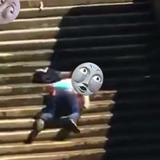 Gordon Takes A Dip #failfort #thomas #thomasandfriends