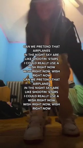 i miss musically 🥹 #foryoupage #fyp #foryou #groovytunesz #lyrics #musically #throwbacksongs #velocity #funkyae