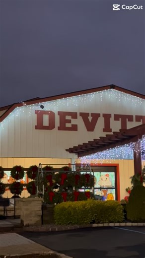 Eggbert’s Christmas on the Farm was pure holiday magic this weekend 🎄🥚 ✨ Santa was here spreading cheer, taking visits, and making moments the kids (and grown-ups) will never forget. We had an amazing weekend and we’re so excited for the upcoming ones—come make memories that last a lifetime at Devitt’s Nursery & Supply. 🎄⛄️ From sampling fluffy cotton candy, to meeting the farm animals (and especially our NEW piglets!), to letting the kids go wild in Eggbert’s Arcade—there was something aroun