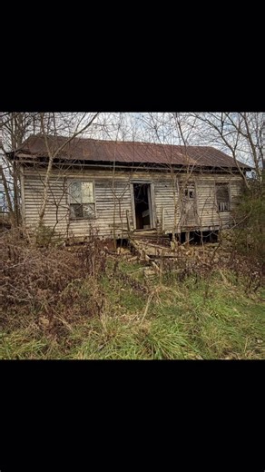 Eerie Kentucky on Instagram: "Abandoned Appalachian house with grave doors. Grave doors were used in old Appalachian homes to dedicate a certain door to be the death door where they would take out their dead loved one out of the death door feet first to prevent the spirit from getting trapped between worlds or returning to the house and haunting it. Grave doors aren’t as common anymore so this is a unique find! #kentucky #photography #abandoned #lostplace #explore"