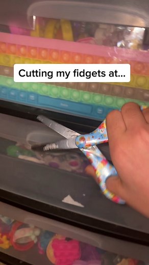 I promise! #fypシ #fidget #fidgets #_strawbxrry_fidgets_ #fidgettoy #fidgettoy #fidgettoys #fyp #cutting