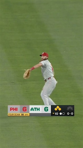 3M views · 40K reactions | BRANDON MARSH GAME SAVING THROW 勞 | MLB on FOX | Facebook