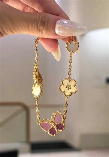 Mẫu mới của nhà Van — trang sức VCA phong cách Hồng Kông