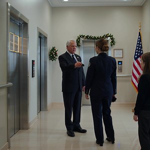 My Uncle Took Us To The Pentagon. “Take The Stairs,” He Ordered. “This Elevator Is For High Command Only.” I Swiped My Black Keycard. The Screen Turned Red: “Access Granted: Commander ‘Shadow-One’.” My Family Gasped. MY UNCLE FROZE IN TERROR. “This Elevator Is For VIPs,” My Uncle Sneered—Then The Screen Flashed My Secret Call Sign My uncle planted his hand on the restricted elevator door like he was guarding the launch codes. “This one’s for VIPs and flag officers,” he announced loud enough for 