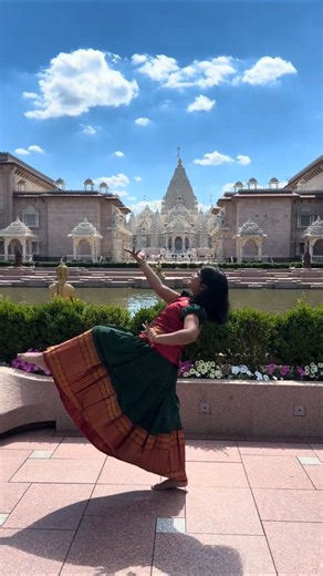 Obsessed with this trend ~Tulasi Komalaveni 🦚❤️ Traditional Dance #shorts #trending #classicaldance