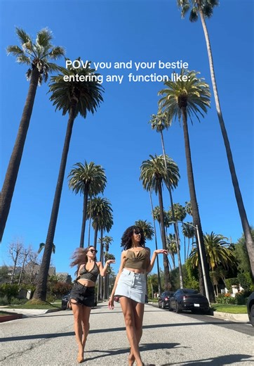 Runway Walkstyle with Your Bestie