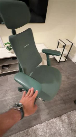 Unboxing A $1000 Gaming Chair Experience