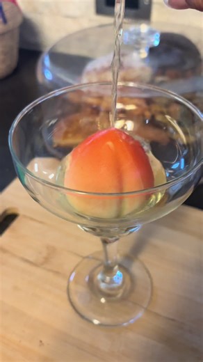 🍑🍸🍦#lychee #peachicecream #cocktail #fyp #foryourpages
