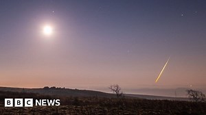 Meteoroid lights up sky above English Channel
