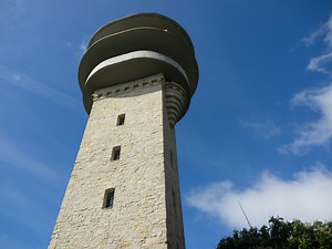 Pour seulement 1 euro et sans frais de notaire, vous pouvez acquérir un château d’eau dans ce coin de la France