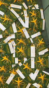CARTE D’INVITATION EN PASSPORT Disponible pour vos cartes d’invitations personnalisées avec vos couleurs de mariage,dot,anniversaire,dîner ,baptême Un seul numéro : 0707951528⁩ | Maison des Cartes