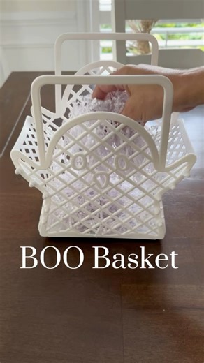 3.9K views · 17 reactions | Boo Baskets  Comment BASKET for a link to what k uses for my daughter’s basket. These little baskets are such a fun way to spread a little fall & Halloween cheer. #boobasket #fallboobasket #falldiy #halloweengifts #halloweendiy #fallgifts #boobasketideas #boobasket #boobaskets #halloween #spookyseason #kidsactivities #halloweenfinds #halloween2025 | Simply Staged and Styled | Facebook