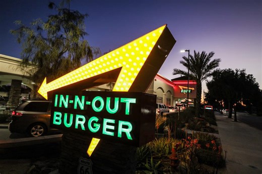 California’s In-N-Out Burger opens first Washington location