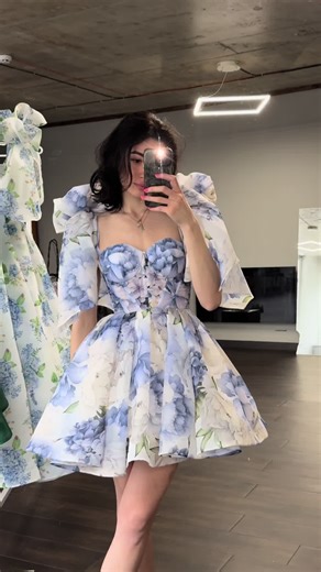 Відео користувача Sirak.UA (@sirak.dress) з композицією «Upside Down - Diana Ross»